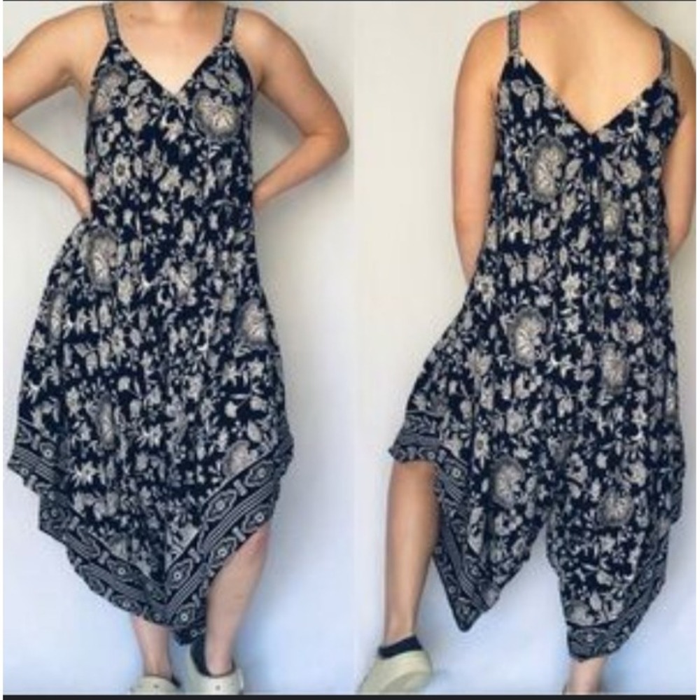 Angie Black and white Boho flower print Jumpsuit size M for woman